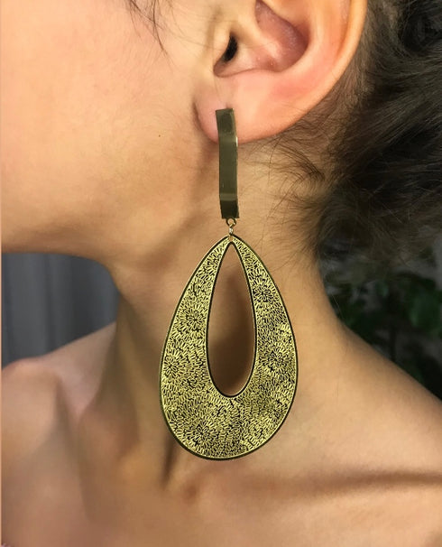 Tear drop gold Earrings